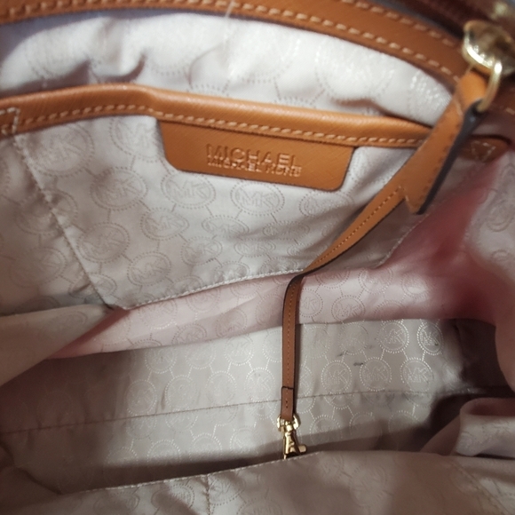 Michael Kors Women's Red Tote Bag - Picture 11 of 13